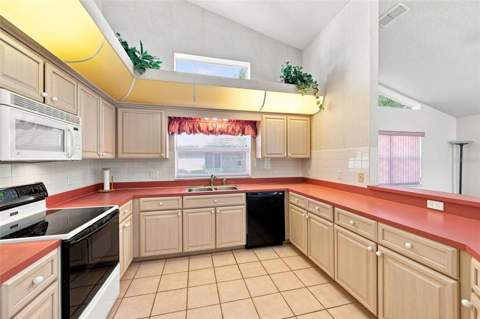 9423 Summerbreeze Terrace, New Port Richey FL - photo 14 of 73