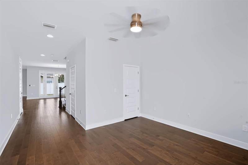 4 bedroom Single Family Residence at 3022 W Gray Street, Oaklyn, Tampa — photo 4