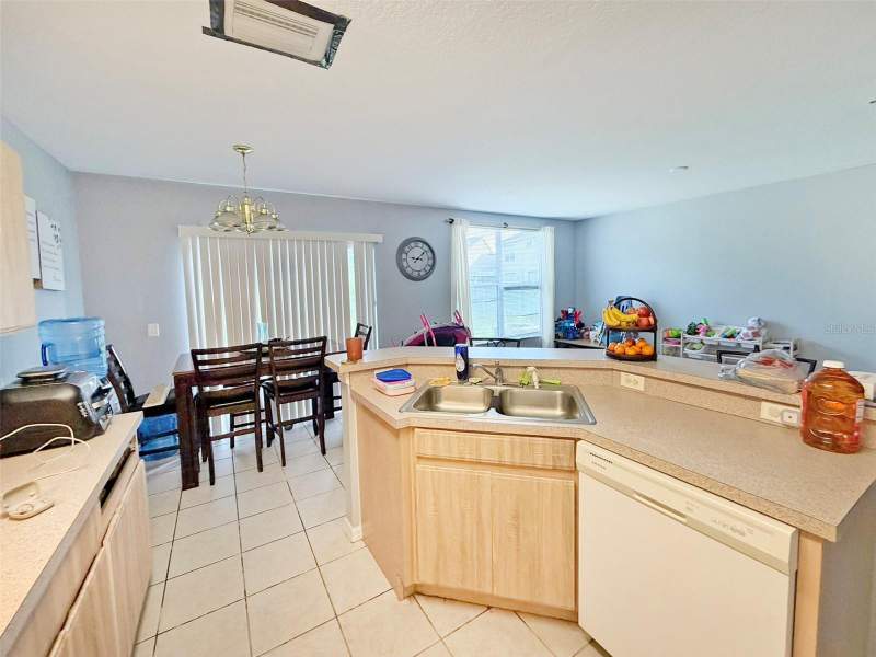 3 bedroom Townhouse at 6225 Olivedale Drive, Villages Of Bloomingdale Ph, Riverview — photo 3