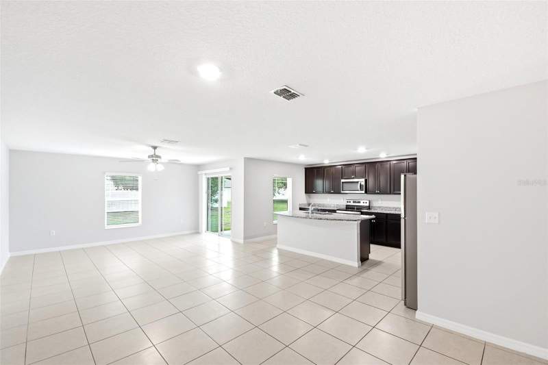 5 bedroom Single Family Residence at 1668 Gopher Tree Street, Lake Jackson Rdg Ph 5, Mascotte — photo 2