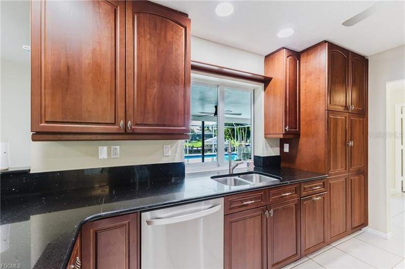 3 bedroom Single Family Residence at 3319 SE 17th Avenue, Cape Coral, Cape Coral — photo 5