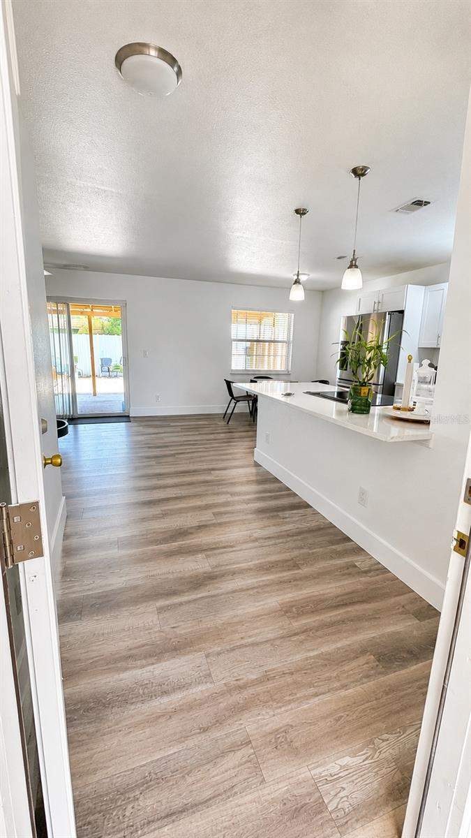 4 bedroom Single Family Residence at 11105 N 22nd Street, Sherwood Heights Unit 3, Tampa — photo 2