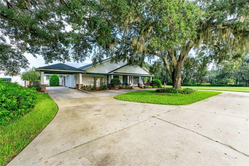 Sara AcresHomes for Sale in San Antonio, FL