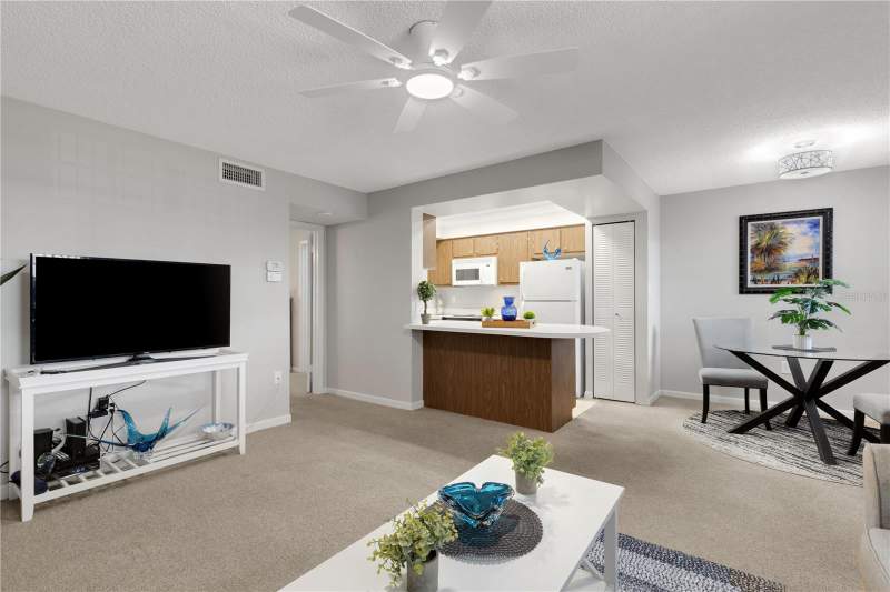 1 bedroom Condominium at 105 47th Avenue Drive #376, Burgundy Unit One, Bradenton — photo 5