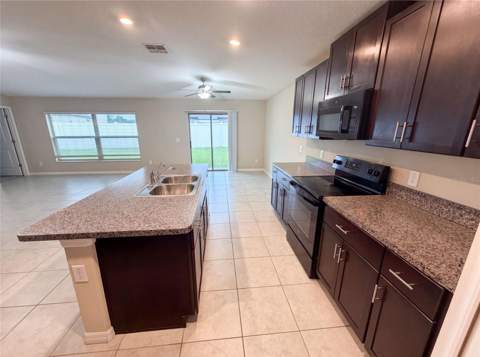 39693 Harvest Creek Lane, Zephyrhills FL - photo 8 of 34