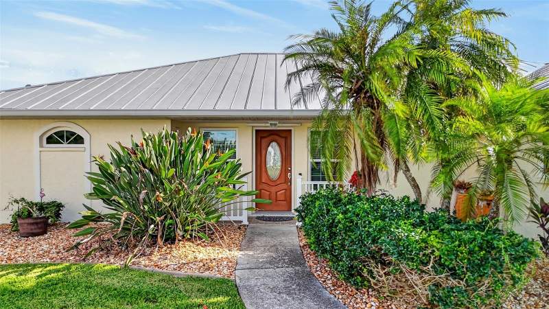 3 bedroom Single Family Residence at 19245 Palmdale Court, Port Charlotte Sec 079, Port Charlotte — photo 4