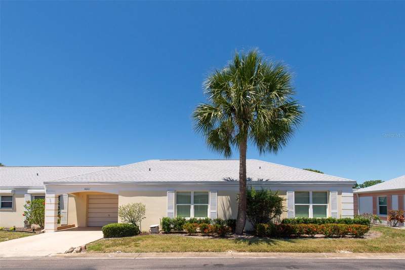 2 bedroom Condominium at 8241 Brentwood Road #8241, Chateaux De Bardmoor, Seminole — photo 3