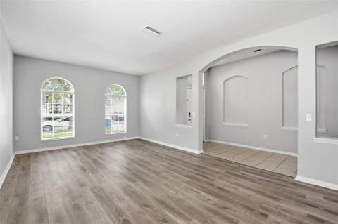 427 Fern Gulley Drive, Seffner FL - photo 10 of 51