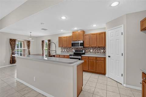 6129 41st Street, Bradenton FL - photo 16 of 89