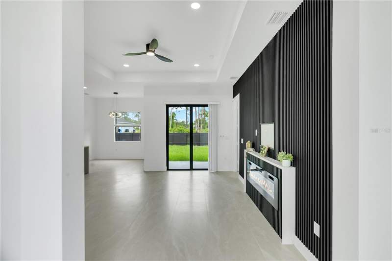 4 bedroom Single Family Residence at 1047 Merry Street, Lehigh Acres Unit 11 Blk 42 Pb 15 Pg 161 Lot 17, Lehigh Acres — photo 5
