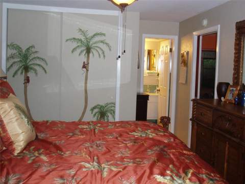 120 SW Monroe Circle, St Petersburg FL - photo 14 of 18