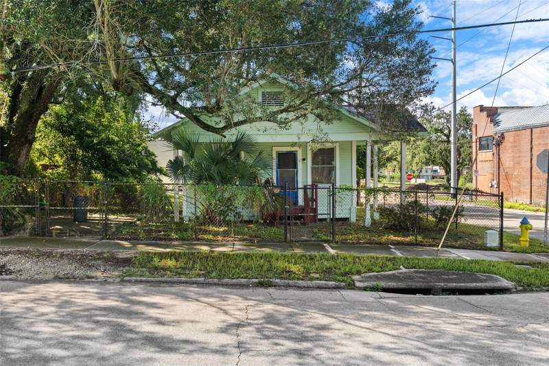 2 bedroom Single Family Residence at 915 E Sitka Street, Sulphur Spgs Add, Tampa — photo 1