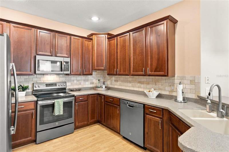 2 bedroom Villa at 10719 Ashford Oaks Drive, Westmont Oaks, Tampa — photo 3