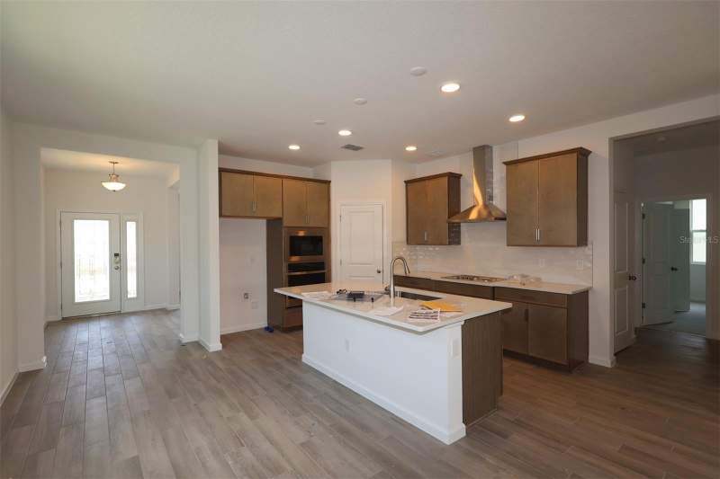 4 bedroom Single Family Residence at 1296 Hyde Street, Center Lake On The Park, St Cloud — photo 3