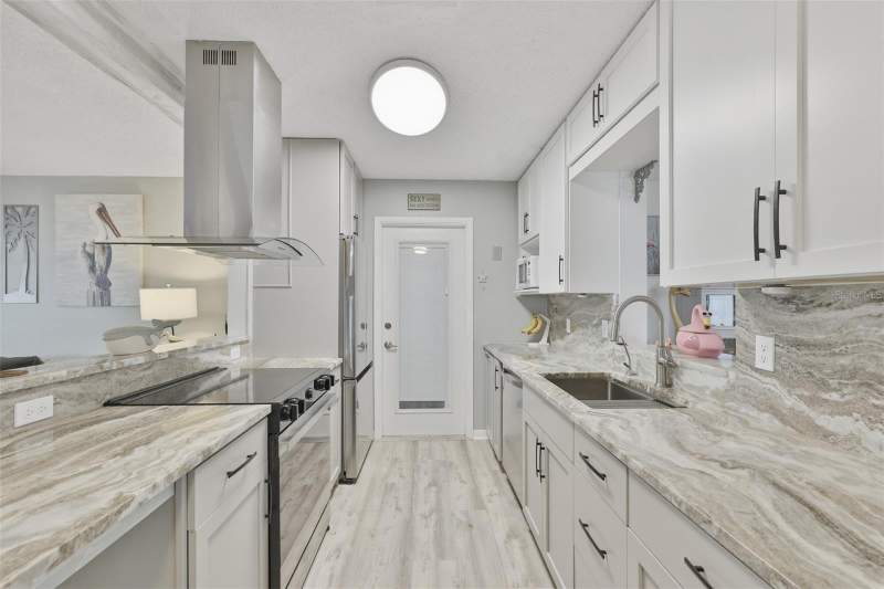 2 bedroom Single Family Residence at 1739 Coco Palm Circle, Sun City Center Unit 32, Sun City Center — photo 4