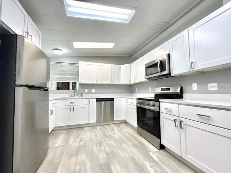 2 bedroom Manufactured Home at 2612 McDaniel Drive, Broadmoor, Kissimmee — photo 2