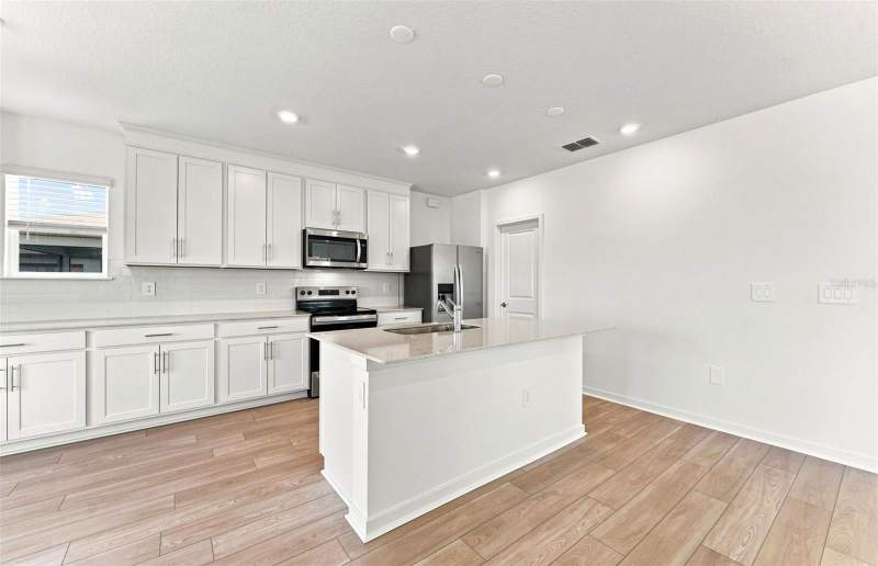 4 bedroom Single Family Residence at 1436 Hamilton Way, Silverlake Phase 2, Lake Alfred — photo 4
