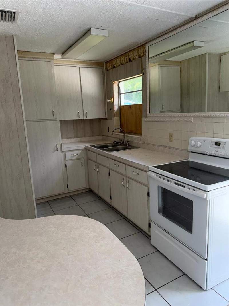 2 bedroom Single Family Residence at 2602 NW 18th Street, Howard Heights, Ocala — photo 3