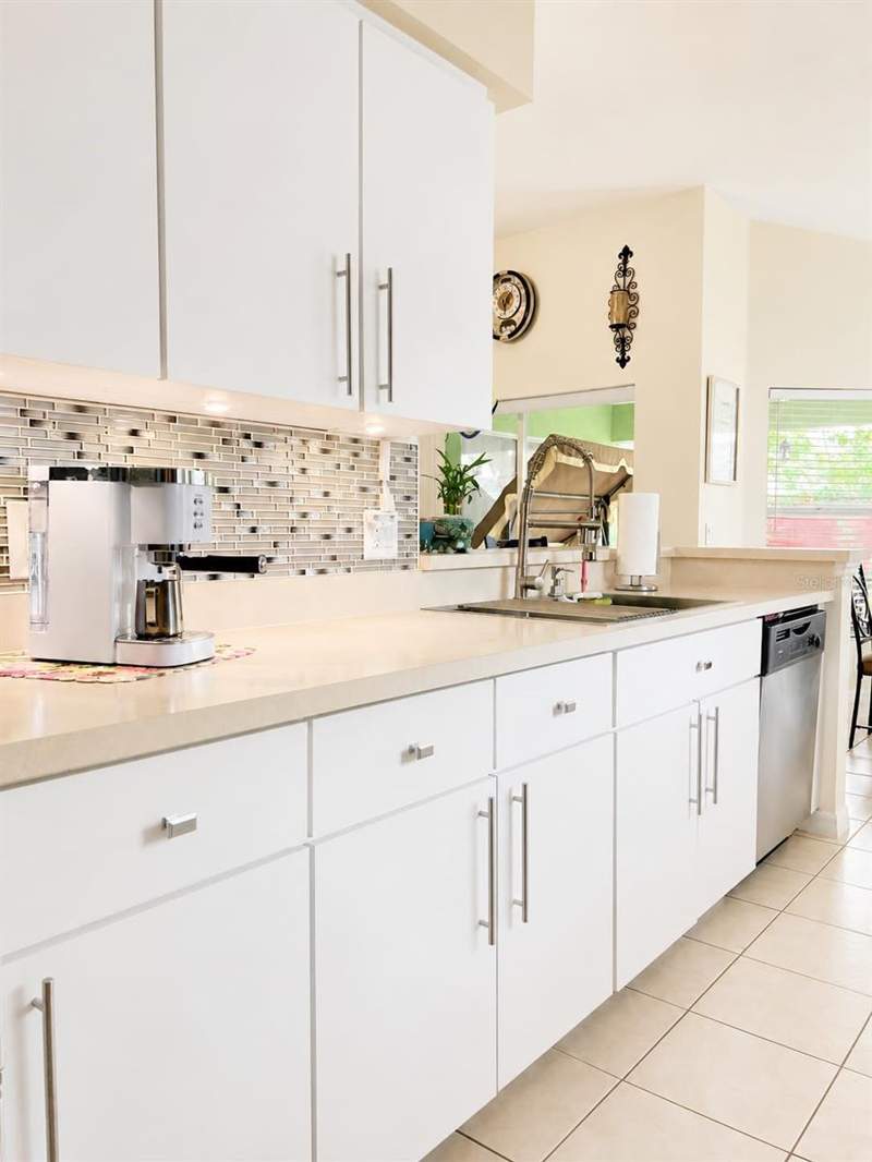 3 bedroom Single Family Residence at 9708 White Barn Way, Boyette Farms Ph 2A, Riverview — photo 5