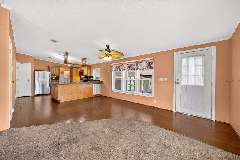 2 bedroom Manufactured Home at 2722 Vindale Road, Tavares Imperial Mobile Terrace Add 04, Tavares — photo 2