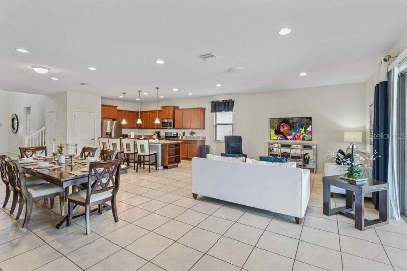 8 bedroom Single Family Residence at 8815 Macapa Drive, Windsor At Westside Ph 2A, Kissimmee — photo 4