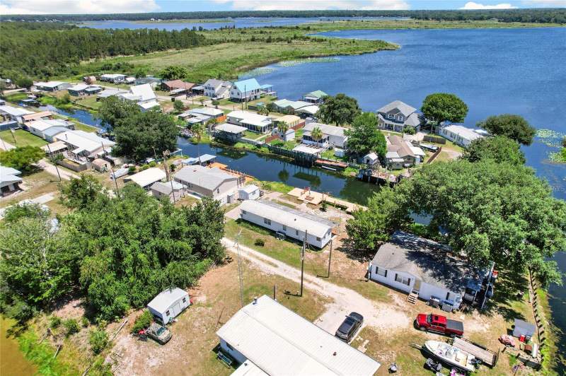 2 bedroom Mobile Home at 13651 NE 237th Court, Lake Kerr Key, Fort Mc Coy — photo 3