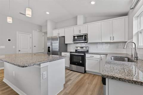 9972 Mesic Woods Avenue, Seffner FL - photo 15 of 55