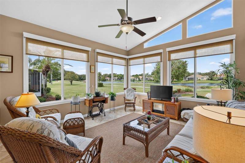 3 bedroom Single Family Residence at 8021 Saint James Way, Country Club Of Mount Dora, Mount Dora — photo 2