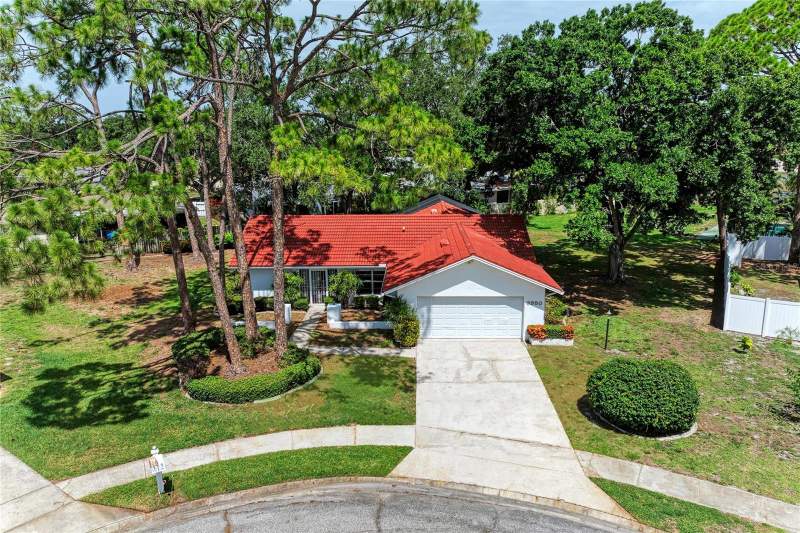 3 bedroom Single Family Residence at 3980 LEMONWOOD DRIVE, TAMARON, SARASOTA — photo 1