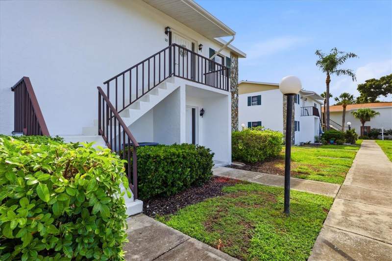 2 bedroom Condominium at 5400 34th Street #J2, Morton Village, Bradenton — photo 3