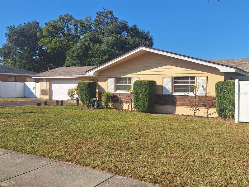 4 bedroom Single Family Residence at 1202 S Keene Road, Oak Acres Add, Clearwater — photo 2