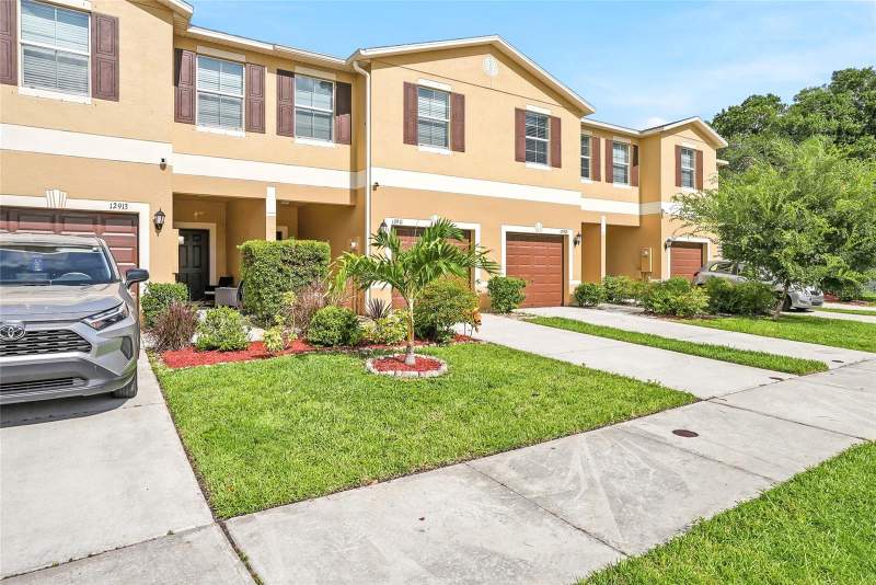 3 bedroom Townhouse at 12911 Dream Catcher Way, Summerfield Crossings Village, Riverview — photo 2