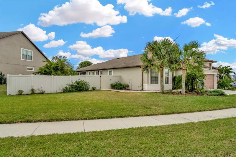 4 bedroom Single Family Residence at 16340 Treasure Point Drive, Dg Farms Ph 3A, Wimauma — photo 3