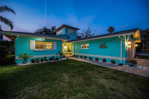 1626 Sea Breeze Drive, Tarpon Springs FL - photo 16 of 99
