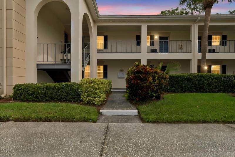 10387 CARROLLWOOD LANE #303 home for sale in The Grand At Olde Carrollwood