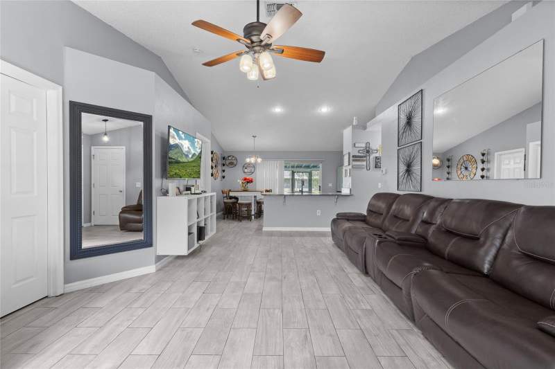 4 bedroom Single Family Residence at 2472 Pine Chase Circle, Pine Chase Estates Unit 2, St Cloud — photo 4
