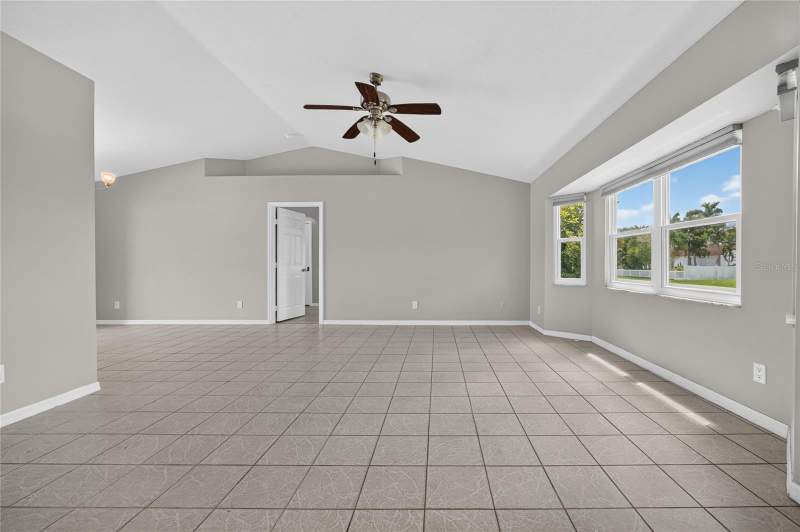 3 bedroom Single Family Residence at 881 Riviera Lane, Port Charlotte Sec 023, Port Charlotte — photo 4