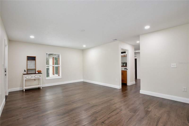 4 bedroom Single Family Residence at 1255 Flint Trail, Lake Harney Estates 5 Acre Dev 256 Parcels, Geneva — photo 5