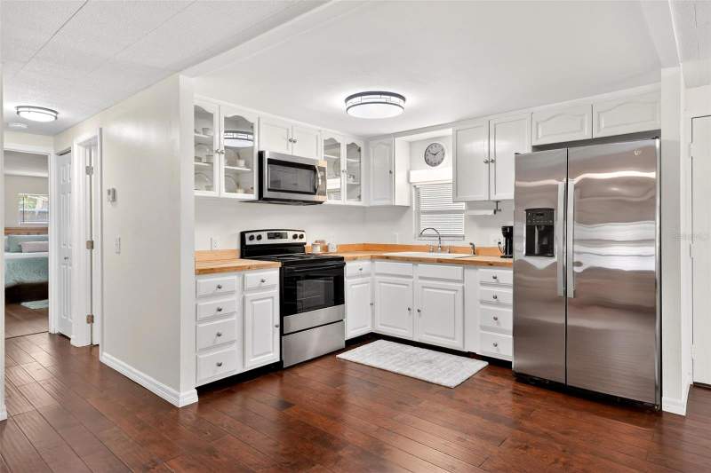 3 bedroom Mobile Home at 7 Cocos Plumosa Drive #A, Eustis Country Club Manor Mhp Unit 02A, Eustis — photo 5