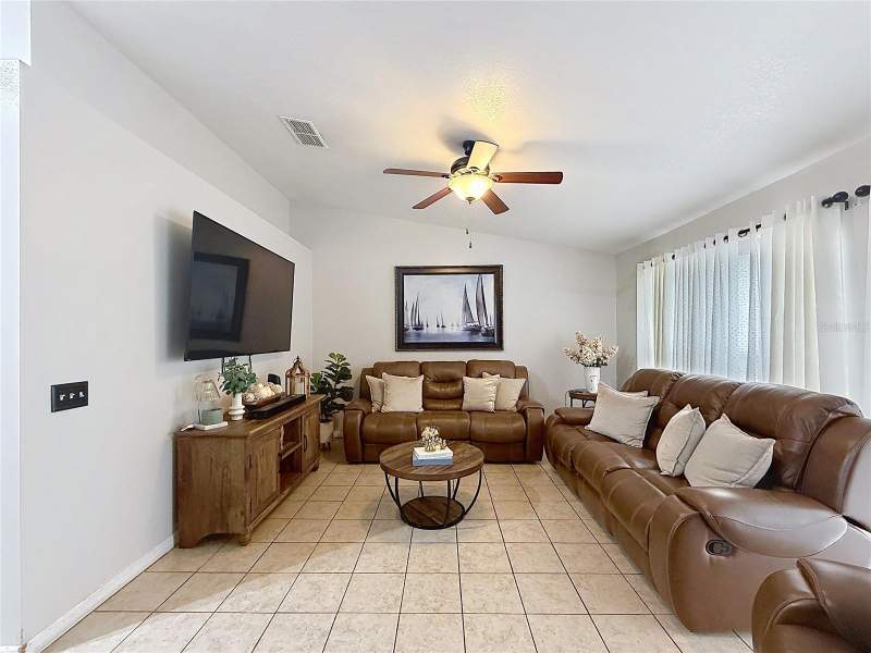 6 bedroom Half Duplex at 522-524 IMPERIAL PLACE, POINCIANA VILLAGE 1 NBHD 1 SOUTH, KISSIMMEE — photo 3