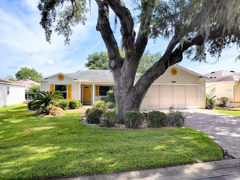 1033 MEADOWBEND DRIVE home for sale in Pennbrooke Fairways