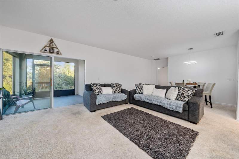 4 bedroom Single Family Residence at 669 Jupiter Beach Road, Preserve/Sunrise Ph 3, Groveland — photo 5