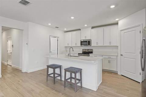 32062 Griffin Sands Lane, San Antonio FL - photo 10 of 85