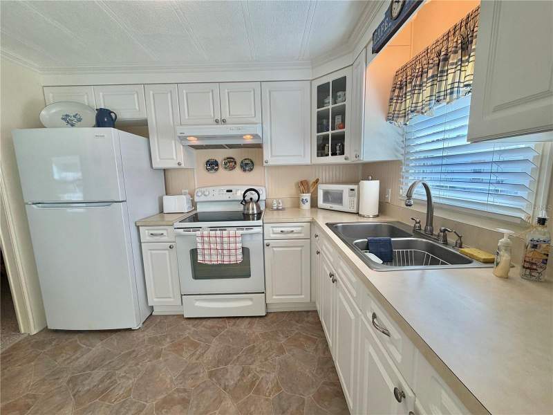 2 bedroom Manufactured Home at 146 Hibiscus Way, Hawthorne At Leesburg A Coop, Leesburg — photo 4