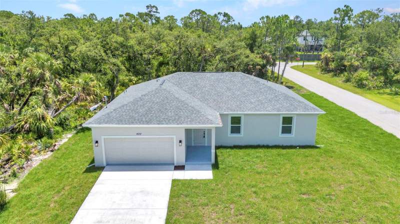3 bedroom Single Family Residence at 420 Hoffer Street, Port Charlotte Sec 024, Port Charlotte — photo 2