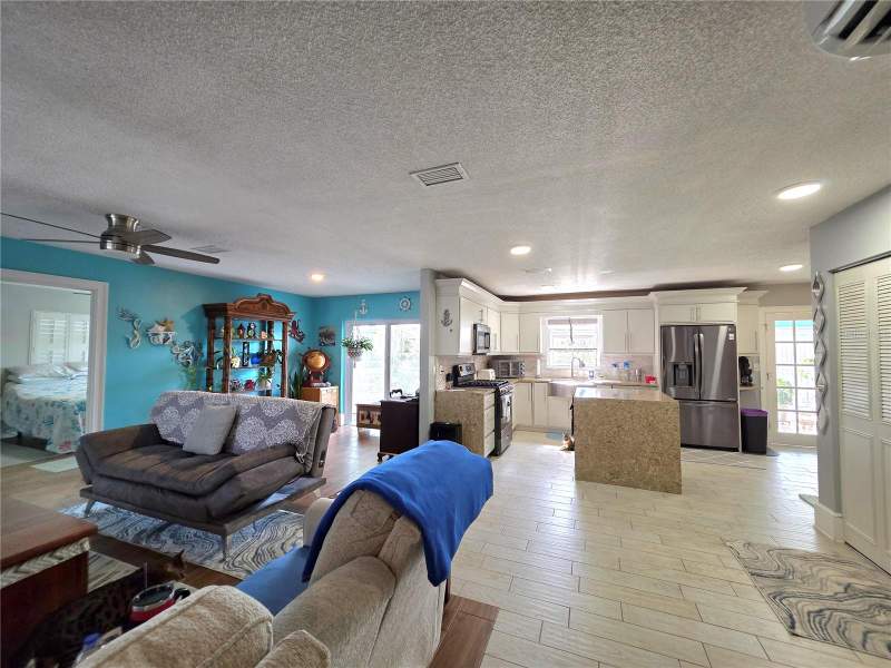 3 bedroom Single Family Residence at 9040 Bay Drive, Spring Hill, Spring Hill — photo 5