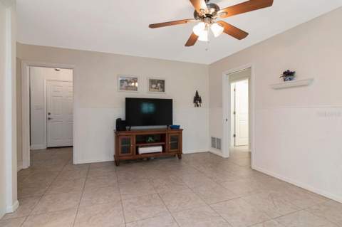 1113 Glenmoor Court, Clearwater FL - photo 15 of 39