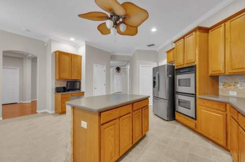 6122 Kestrelpark Drive, Lithia FL - photo 17 of 54