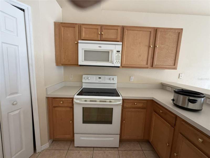 3 bedroom Single Family Residence at 1158 Saint Tropez Court, Poinciana Village 5 Nbhd 1, Kissimmee — photo 3