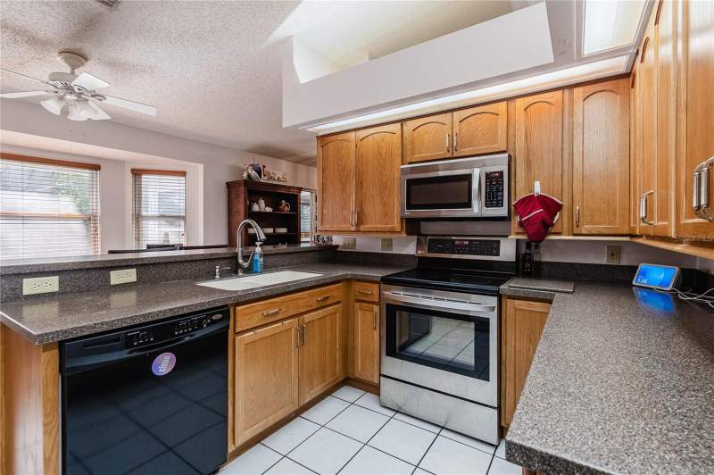 3 bedroom Single Family Residence at 301 Louis Edward Court, North Fork Ph 2, Lakeland — photo 5